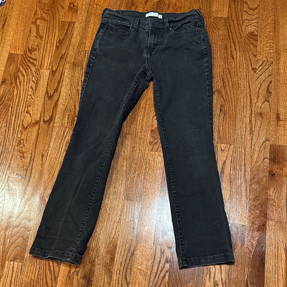 Levi's Straight Leg Jeans in Black Wash